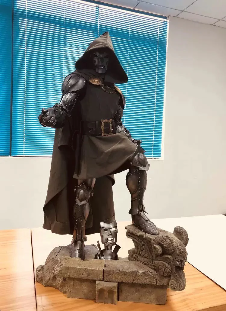 Dr. Doom (114cm)™ - Image 3
